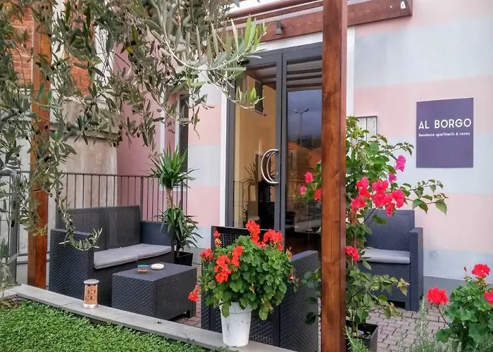 Aparthotel Al Borgo 3*